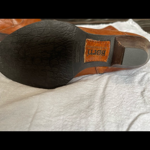 Gorgeous pair of leather Born riding style boots - Picture 3 of 8